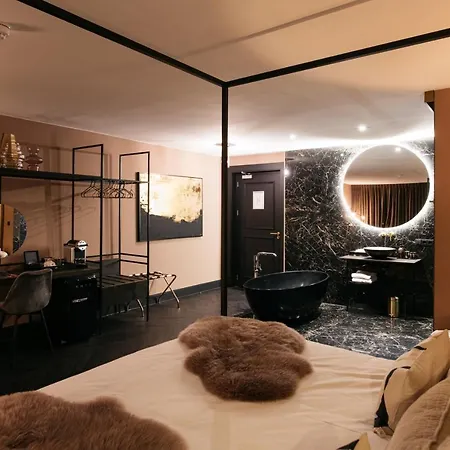 ホテル ブリタニック 4*